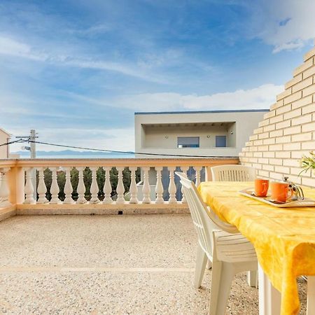 Family Friendly Seaside Apartments Kozino, Zadar - 5749 Petrcane Exteriör bild